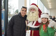 De Kerstman met Driespoort-kerstelfje – deel 2