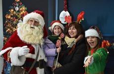 De Kerstman met Driespoort-kerstelfje – deel 2