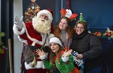 De Kerstman met Driespoort-kerstelfje – deel 2