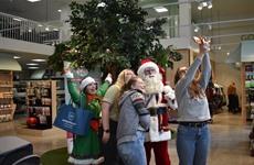 De Kerstman met Driespoort-kerstelfje – deel 2