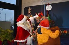 De kerstman met Driespoort-kerstelfje - deel 6