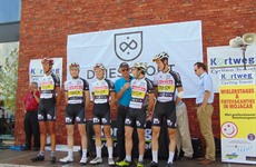 Ronde van Oost-Vlaanderen voor beloften, 4de rit vertrek in Driespoort Shopping Deinze op 20 augustus 2016’ 