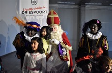 Sint op Driespoort Shopping 2017