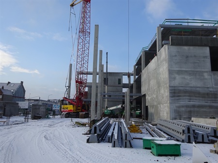 Verder werken in winterlandschap