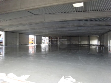 Afgewerkte vloer bij Albert Heijn