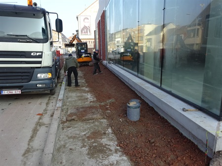 Gebouw Albert Heijn afgewerkt met ramen